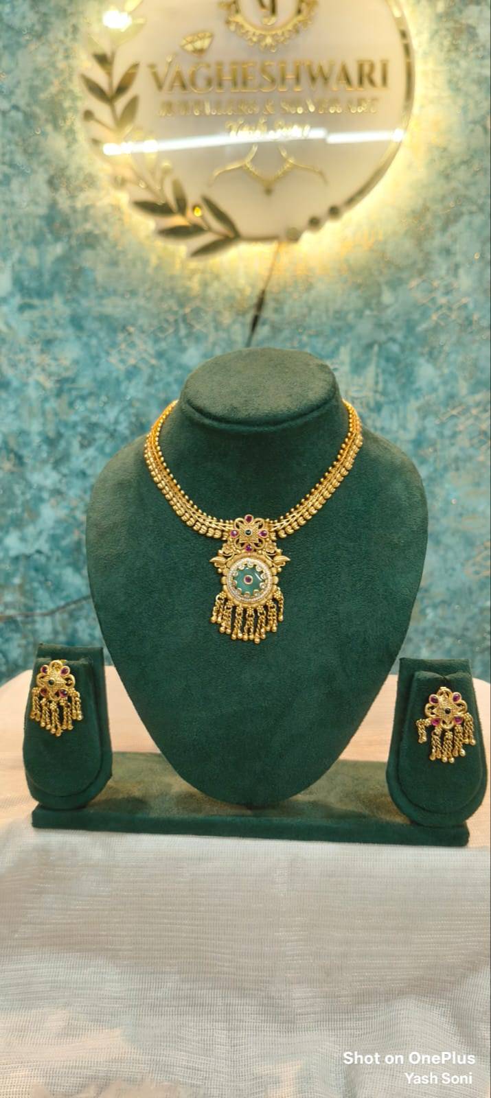 Vagheshwari Gold Necklace Set in Banswara