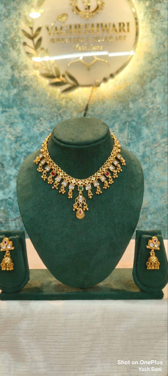 Elegant Gold Plated Necklace Set in Banswara