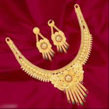 Traditional Gold-Plated Necklace Set
