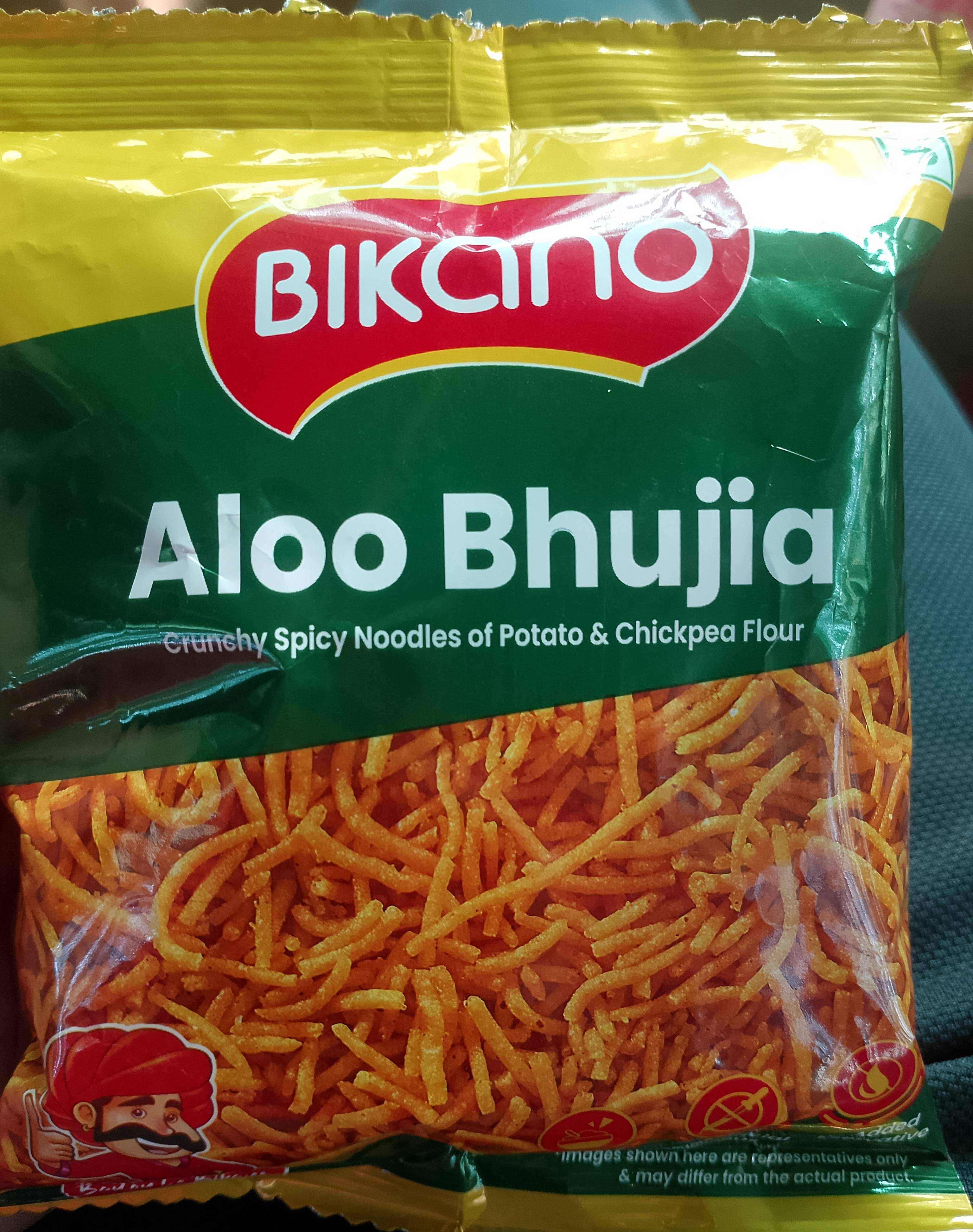 Crunchy Bikano Aloo Bhujia snack in TAPUKRA, showcasing its crisp texture and spicy seasoning