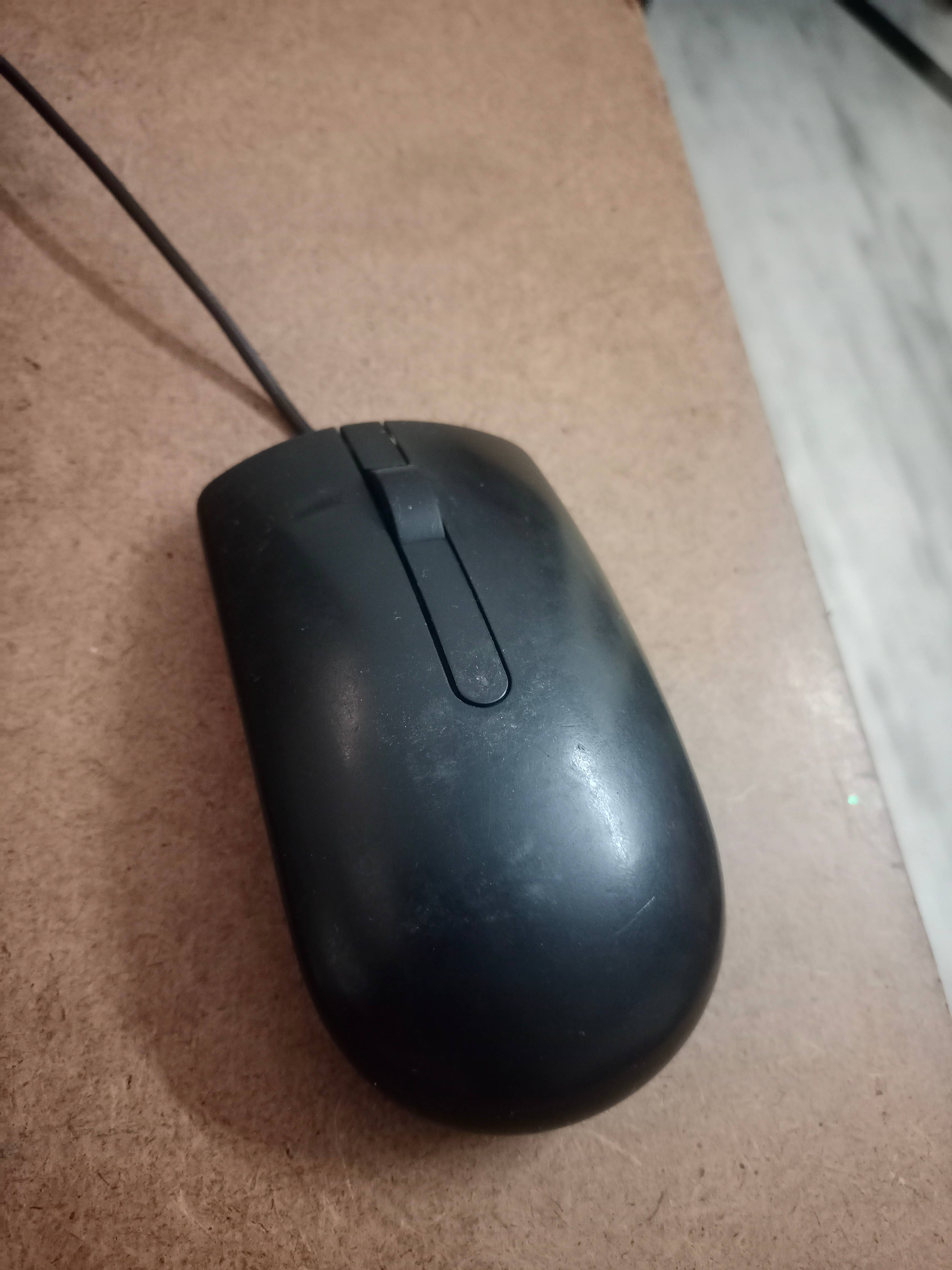 ESHWAR COMMUNICATIONS - Dell Mouse in Thanamcherla - Ergonomic Design in MAHABUBABAD