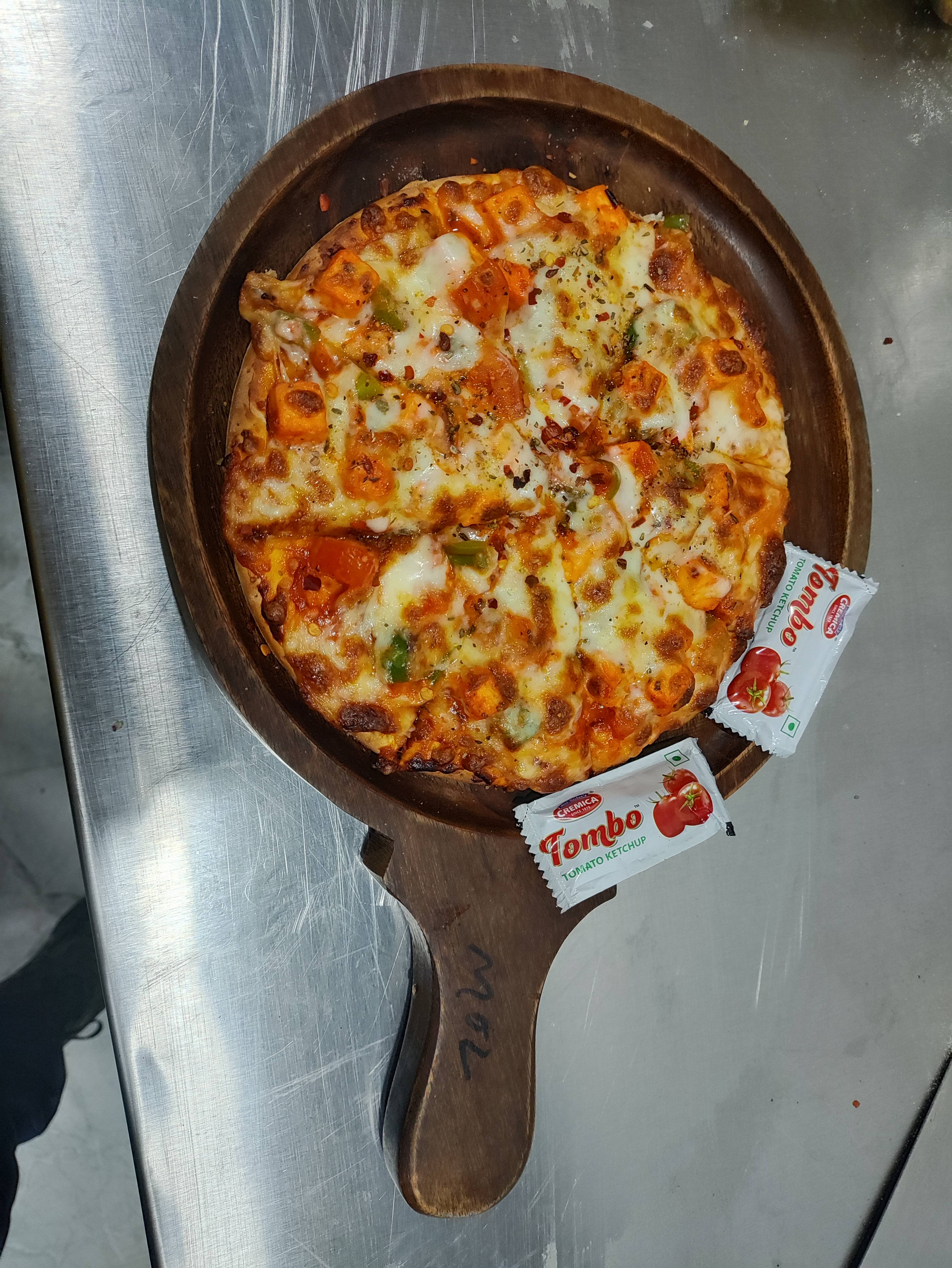BIKANA RESTRO - Cheese Veg Pizza in Bikaner in BIKANER