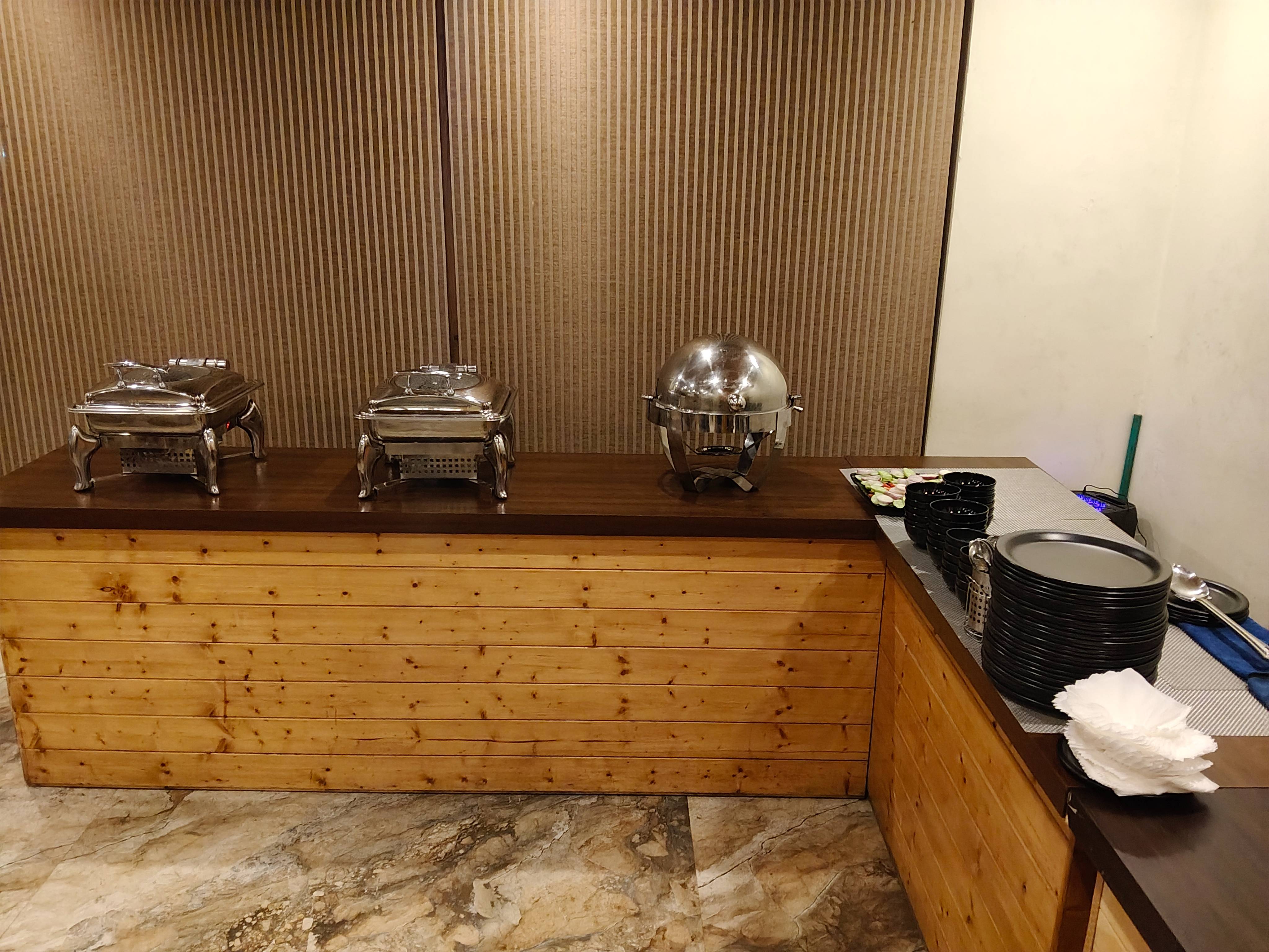 OMAVYA COTTAGE - Dining Buffet in Jagatsukh in JAGATSUKH