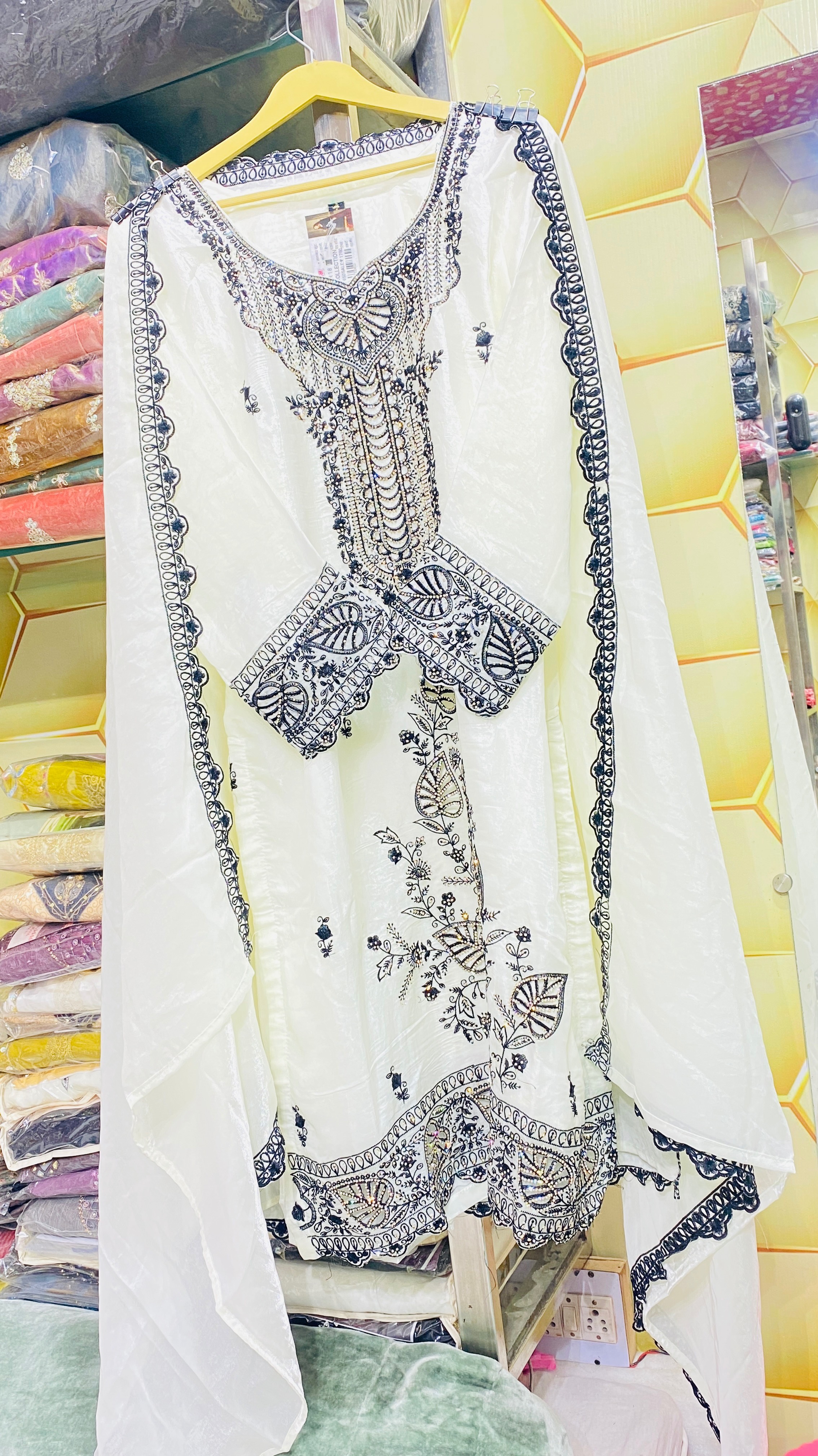 AIZAL COLLECTION - Men's Pakistani Kurta Pent in Jhalawar in JHALAWAR