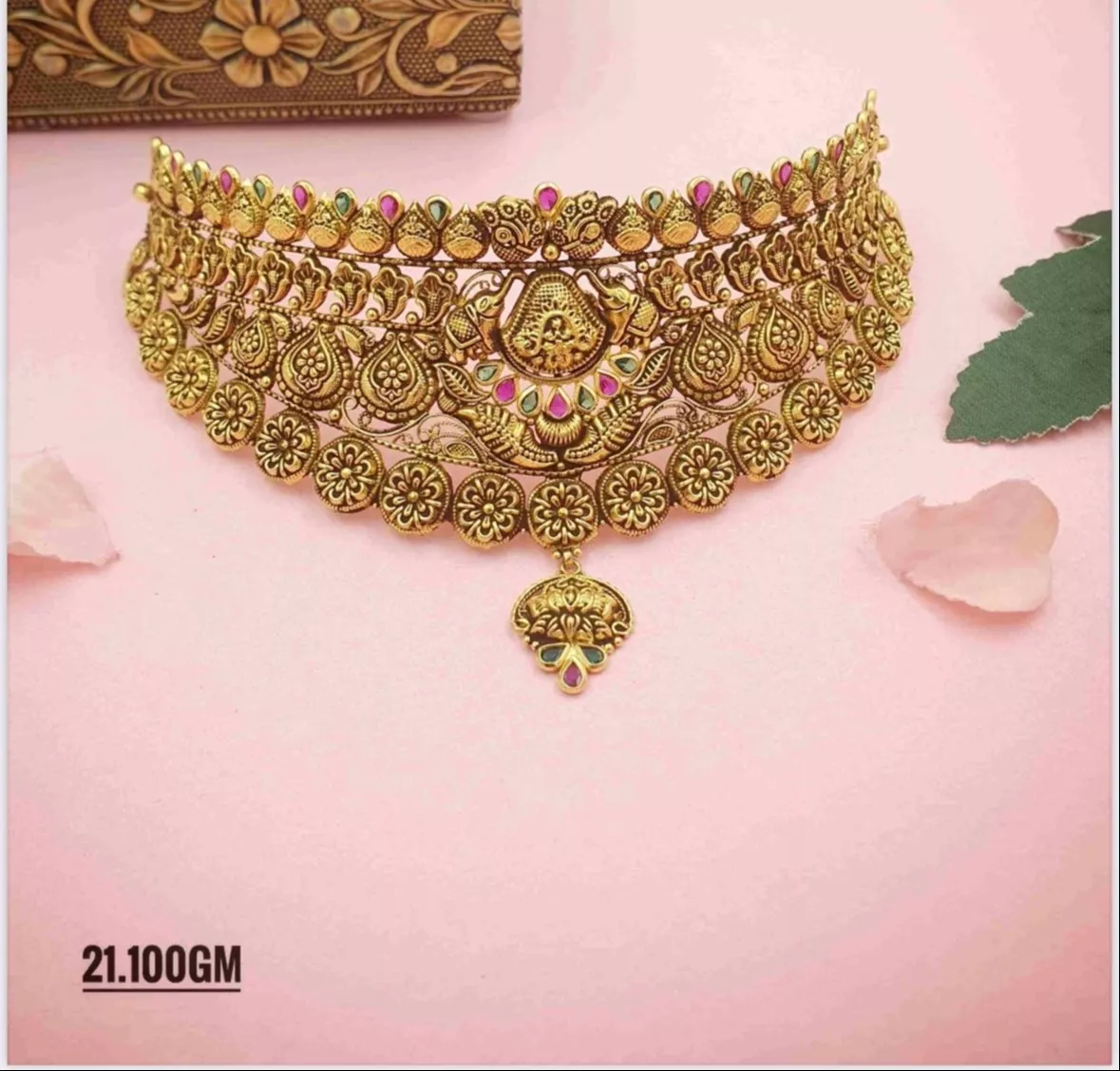 Elegant jewellery collection displayed beautifully in Jalandhar featuring intricate designs and exquisite craftsmanship.