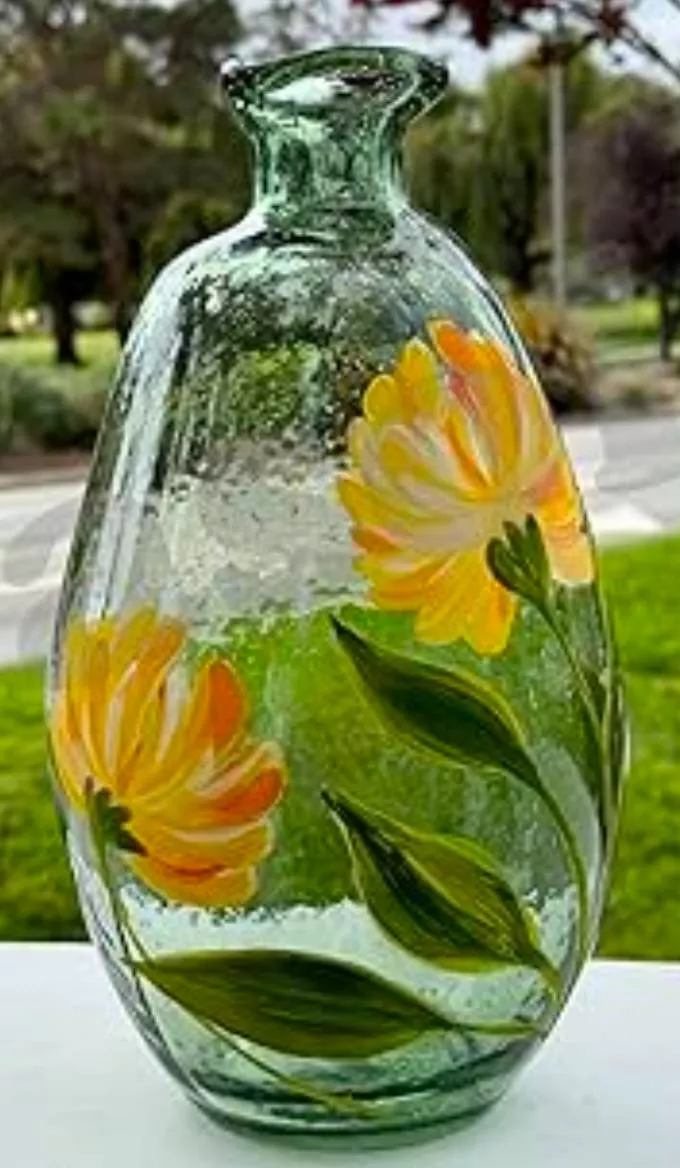 Elegant glass jar designed for home decoration from Gurpreet Glassworks in Ambala, showcasing intricate craftsmanship.