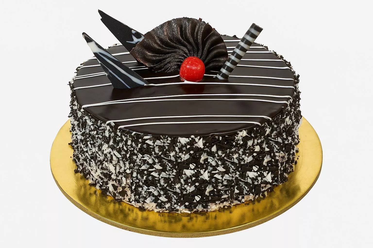 Delicious Chocolate Crunch Cake with rich layers and chocolate frosting from Cake Palace in Pune, appealingly presented on a 