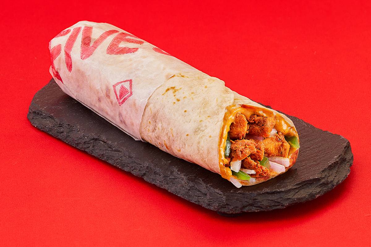 Delicious Tandoori Chicken Roll with spicy chicken and fresh veggies in Hyderabad, served in a warm flatbread.