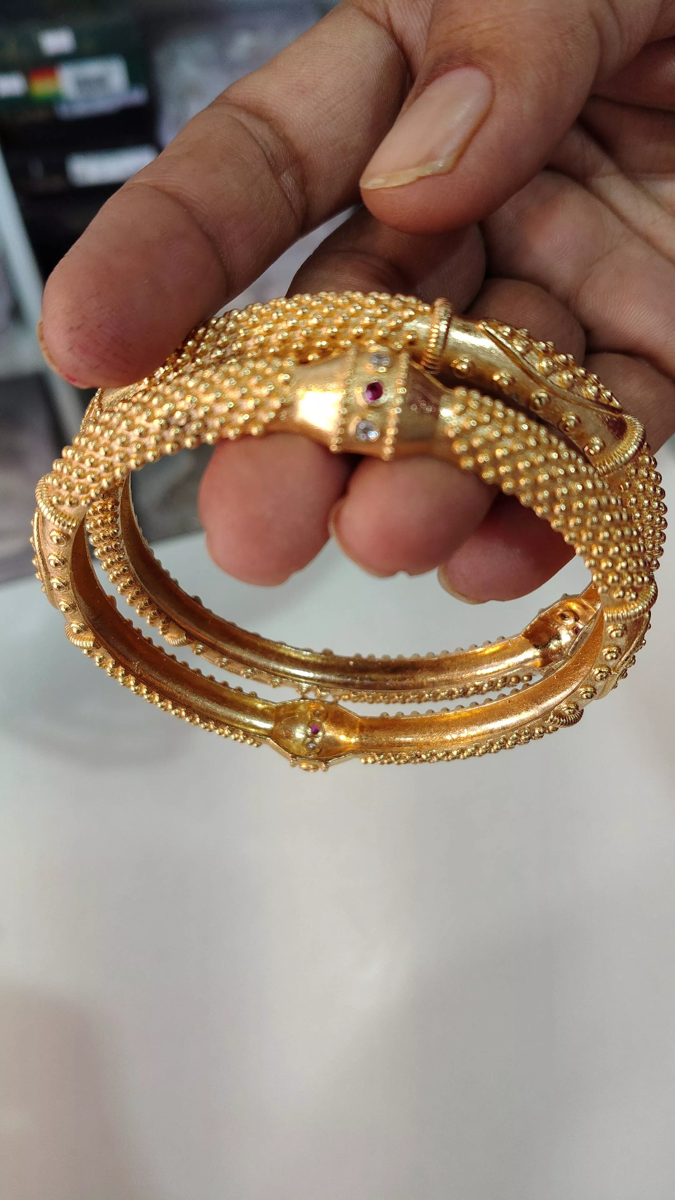 Stylish Gunje Artificial Jewellery displayed elegantly in Dabwali — featuring unique designs and quality craftsmanship.