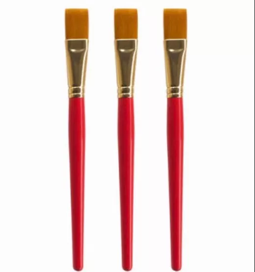 Premium flat paintbrush set featuring three brushes suitable for acrylic, oil, and watercolor painting, displayed in Lohtan K