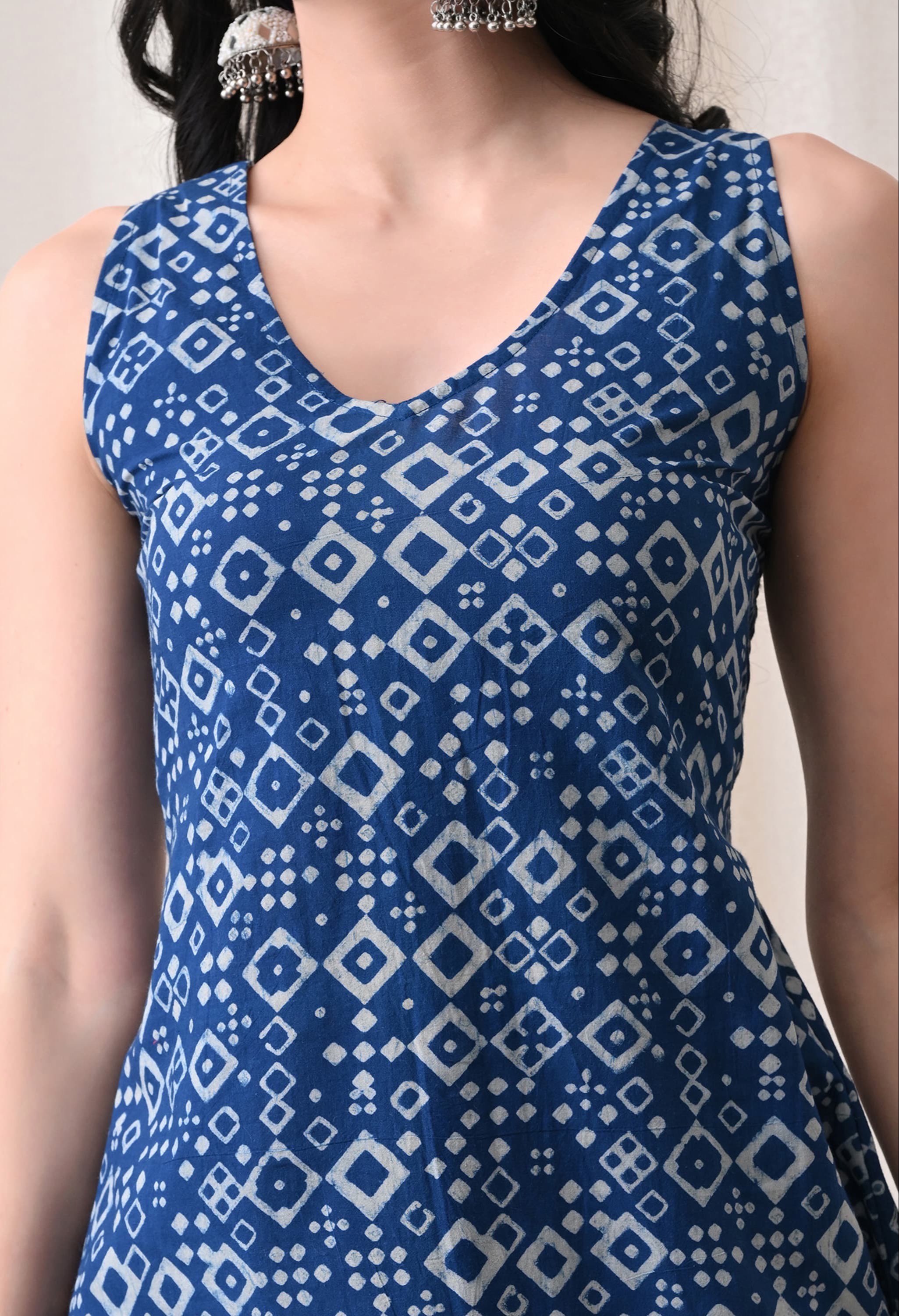 Chic indigo blue sleeveless smocked short kurti with geometric print, ideal for a modern wardrobe, from Kurti Vibe in Jaipur. - Image 3