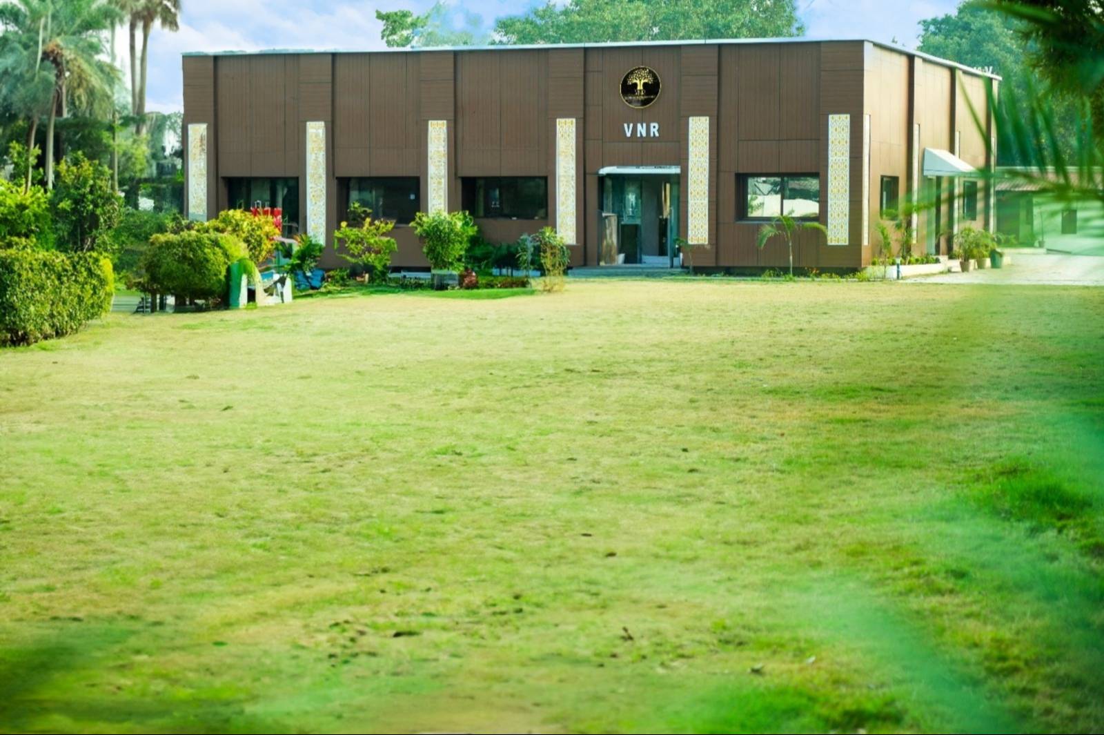 Elegant banquet hall setup for weddings and events at V N R BANQUET HALL in Dhanbad — modern decor and spacious layout - Image 1