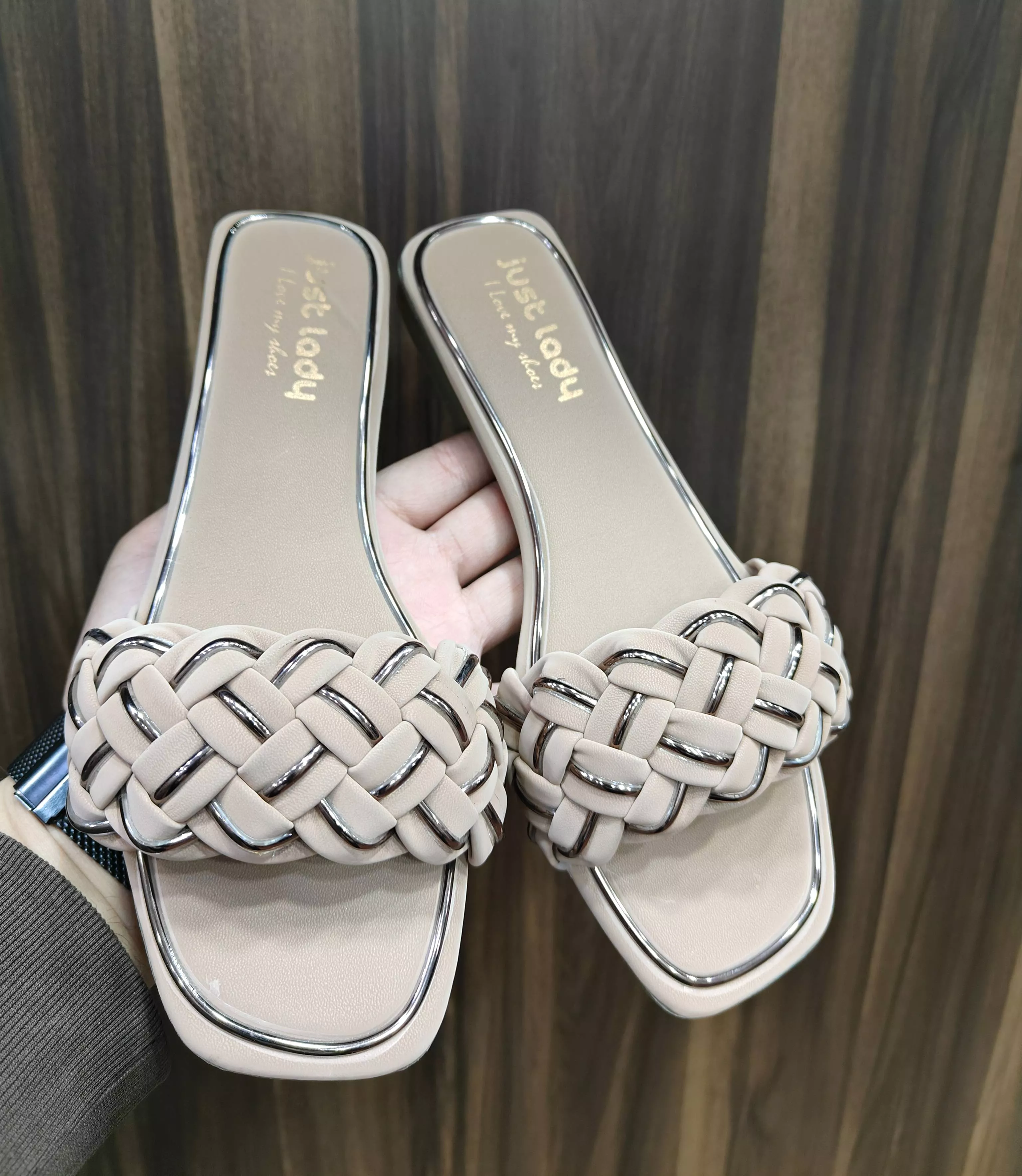 Chic girlish slippers designed for girls aged 15-30, featuring a stylish look in vibrant colors, perfect for casual wear in K
