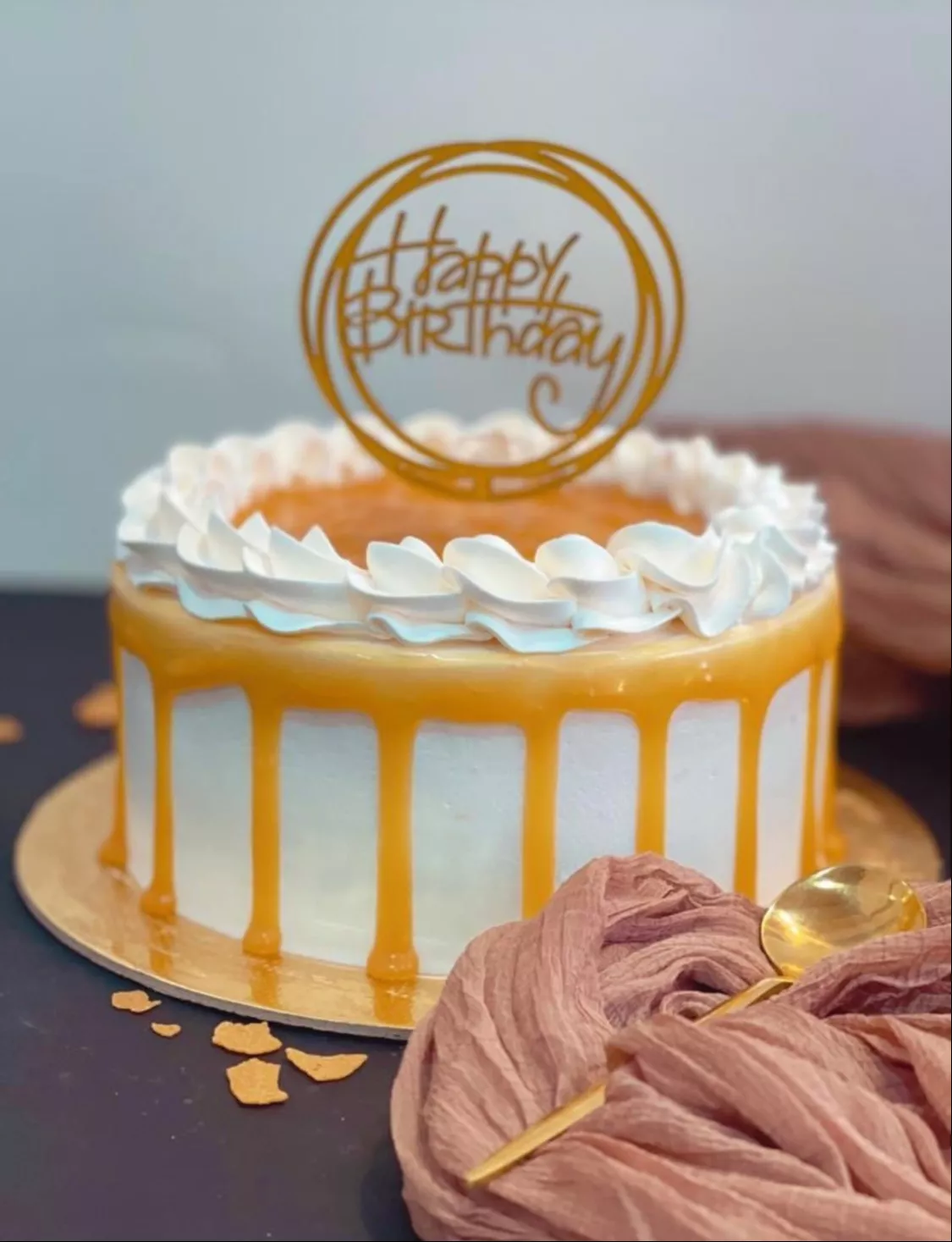 Decadent Butterscotch Praline Luxe Cake from MUMMALICIOUS in Bangalore, featuring rich butterscotch and crunchy praline piece