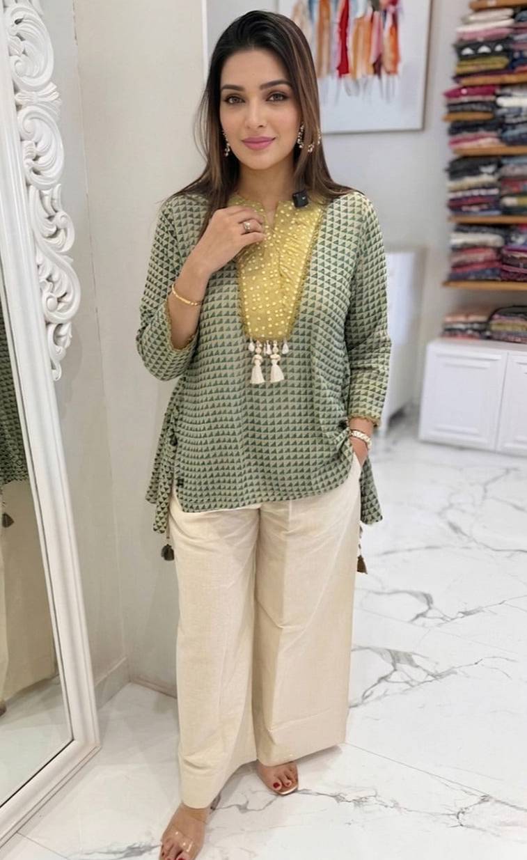 Elegant Cord Set from RIDDHI FASHION in Vasant Vihar, showcasing stylish design perfect for enhancing home decor.