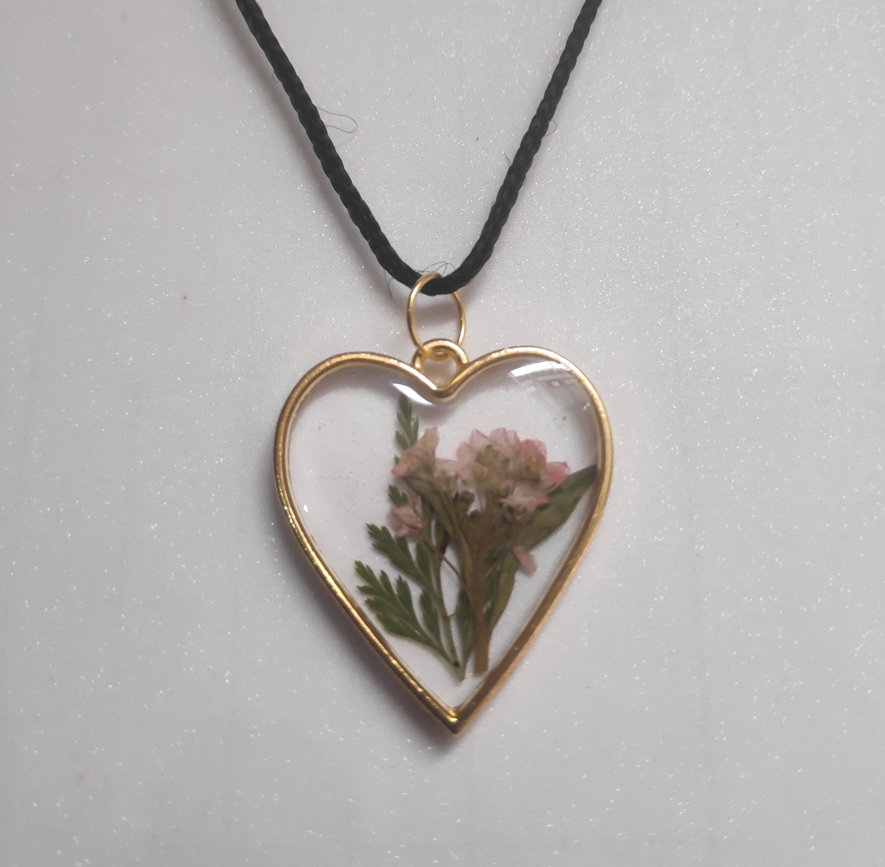 Elegant Unique Floral Design Necklace showcasing preserved flowers in Bangalore