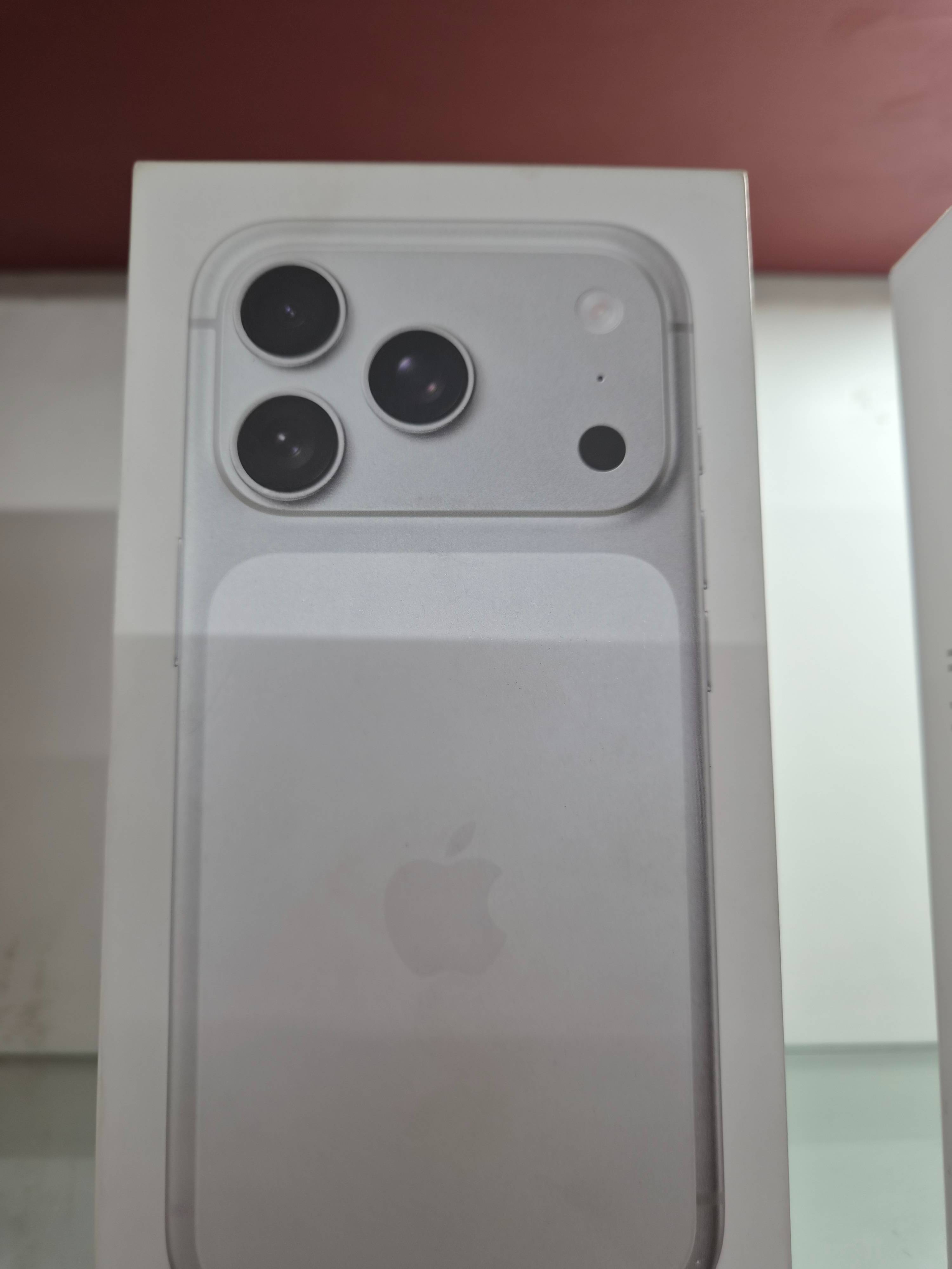 Latest Mobile smartphone with advanced features in Yadgir