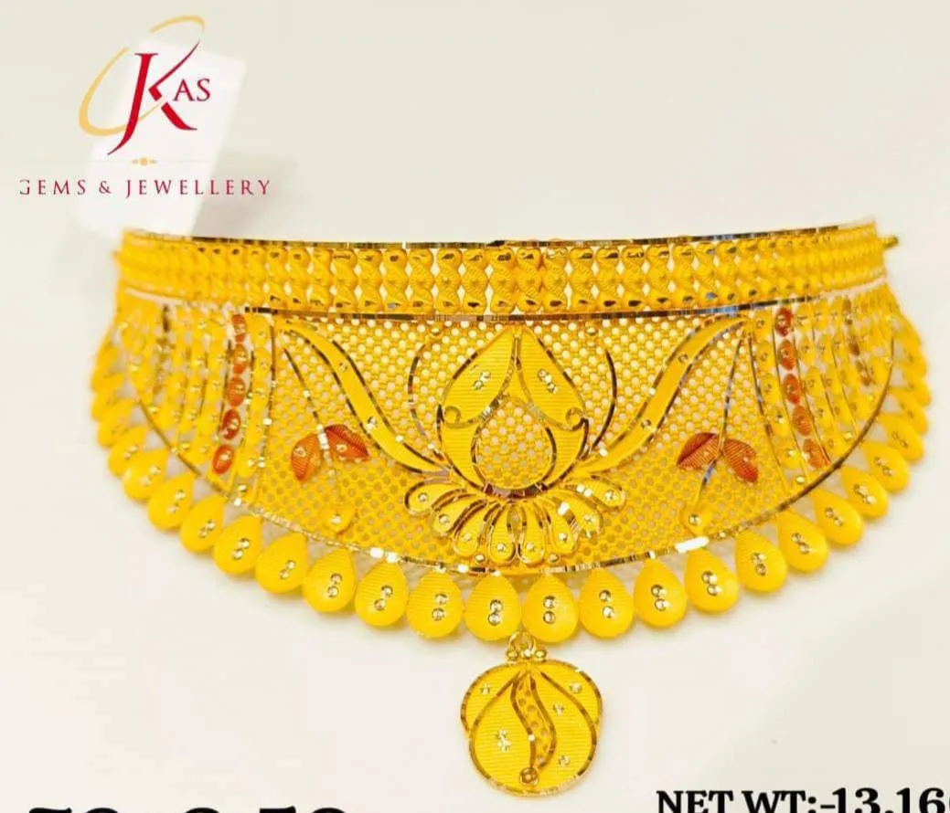 Elegant Golden Choker Necklace showcasing intricate design in GYANPUR