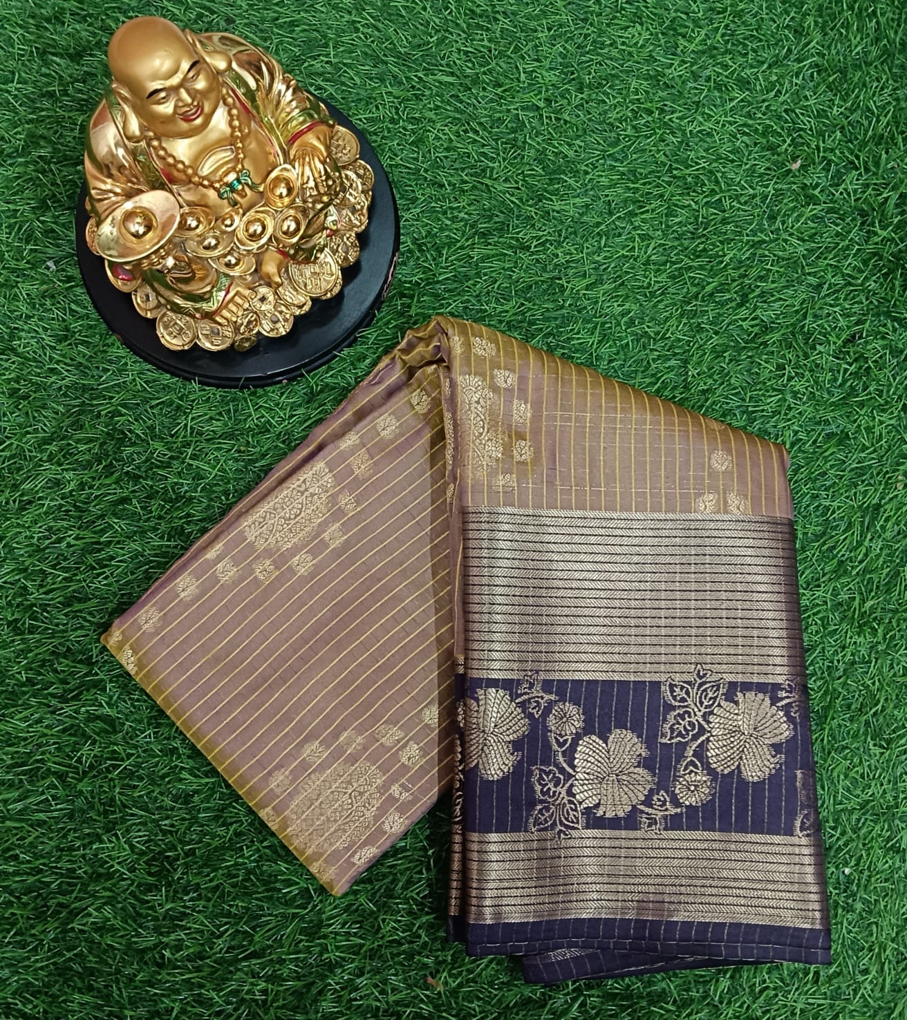 Checked Soft Silk Saree - image 2