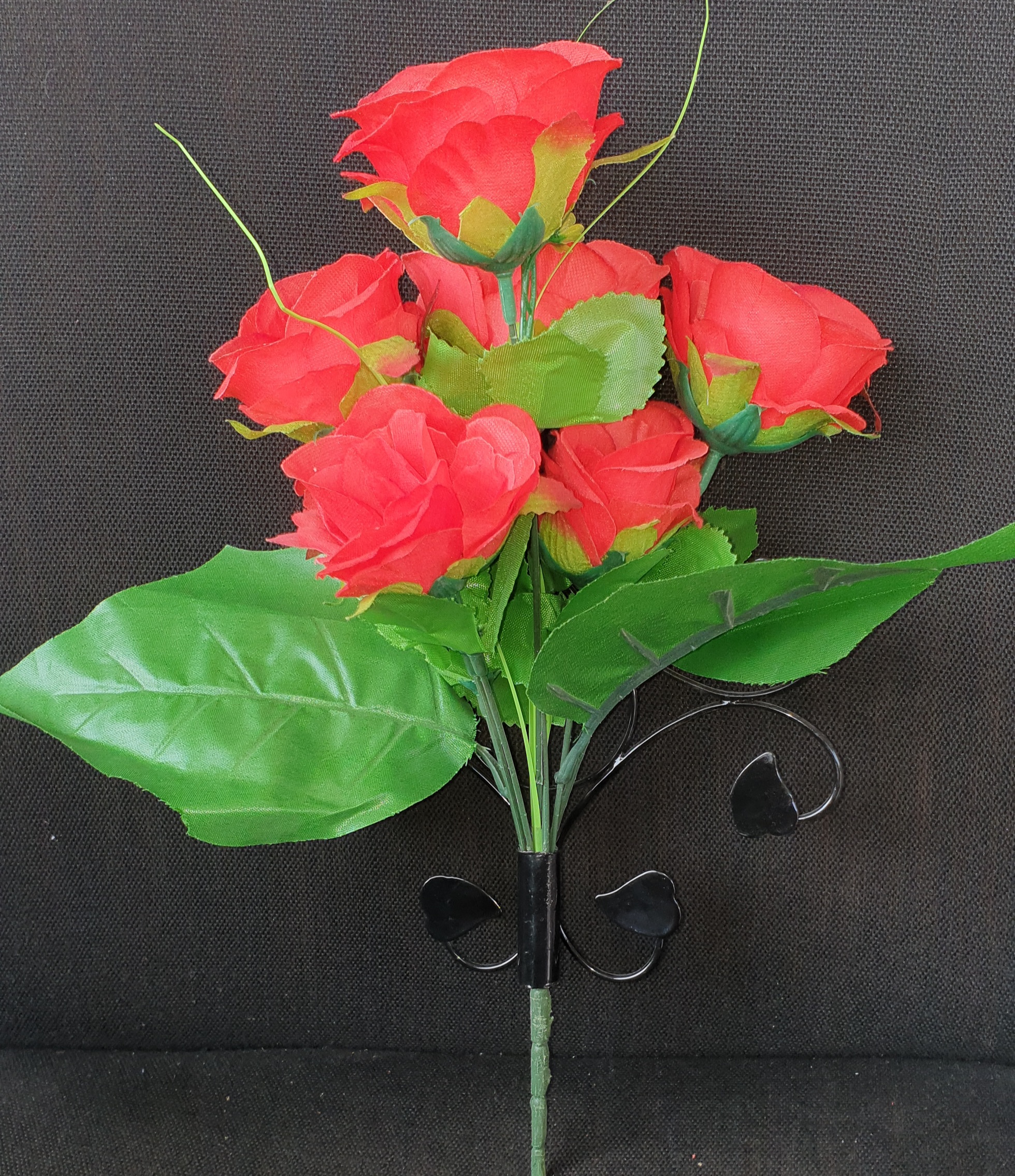  Red Flower With Wall Stand Udaipur HOME CHOICE STORE 433 UDAIPUR ROADWARD NO 04 NEARPURANA BASTI DHARIAWAD