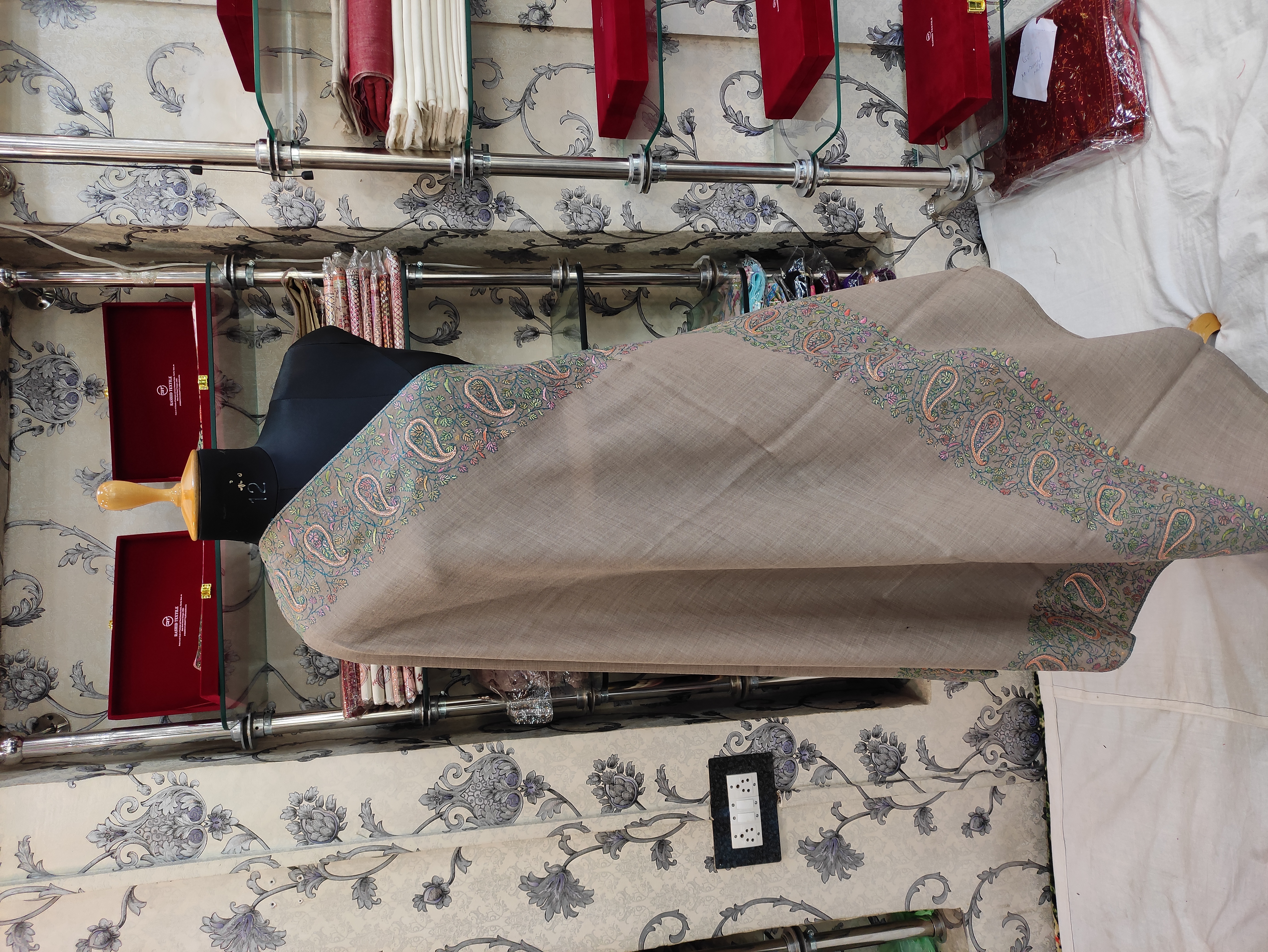 THE RASHID TEXTILE - Semi Pashmina Door Dar Tilla Bridal Shawl SRINAGAR in SRINAGAR