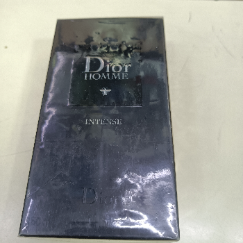 Elegant Dior Homme Intense 150 ml bottle showcasing a sophisticated fragrance design in Kolkata.