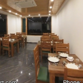 Enjoy Authentic Dining with the Best Resort Stay in Manali